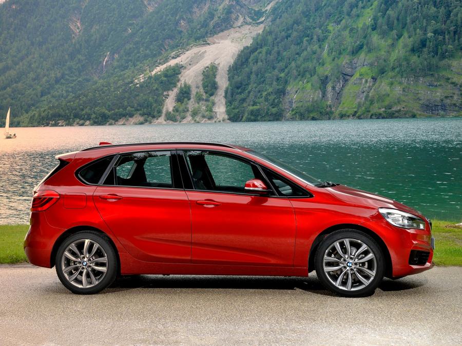  BMW 218d Active Tourer 2014 года  (фото 25 из 30)